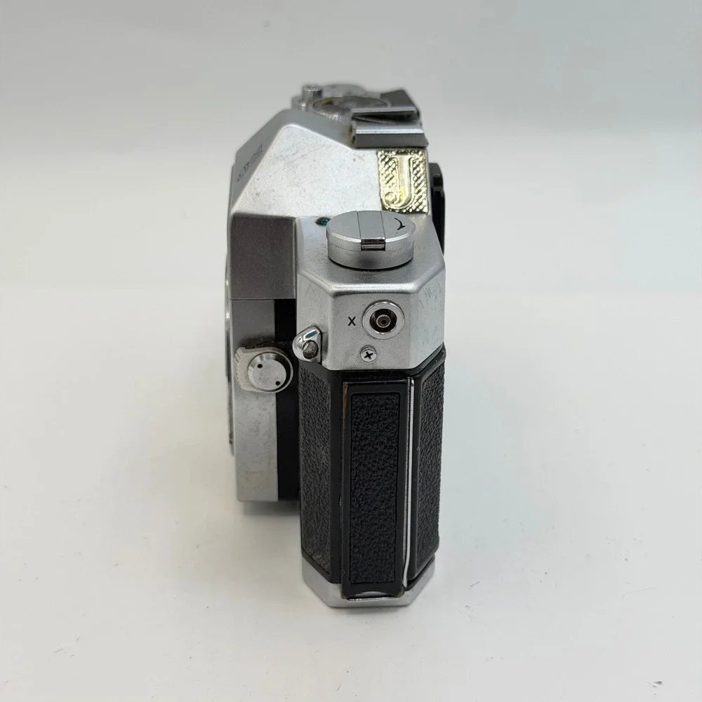 Yashica TL Electro X 35mm Film SLR Camera Body Silver Vintage Japan FOR PARTS